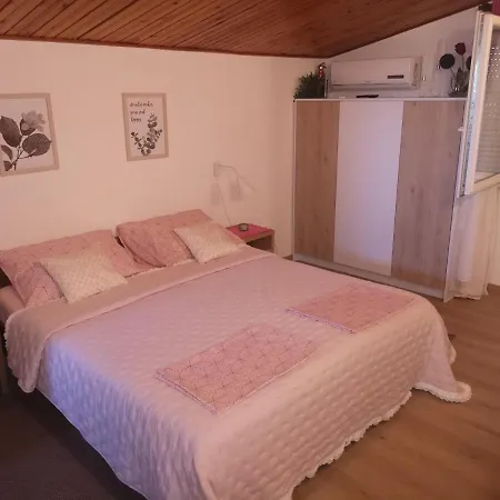 Gostinjska kuća Snjezana Carev Jezera