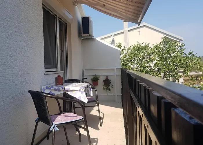 Snjezana Carev 3* Jezera